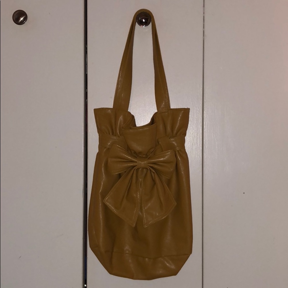 Summery everyday yellow shoulder bag
